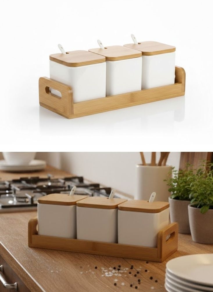 طقم برطمانات توابل خزفية بيضاء مع صينية من الخيزران مكوّن من ثلاث قطع مع أغطية وملاعق